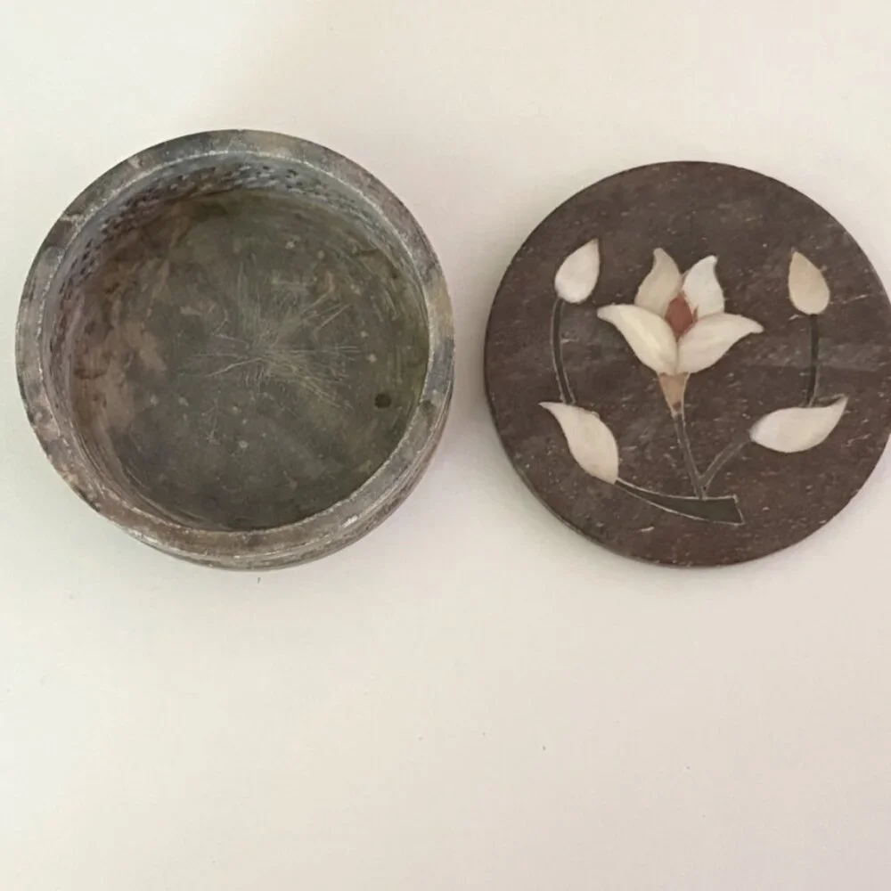 Vtg soapstone trinket box, Crowning Touch Collection